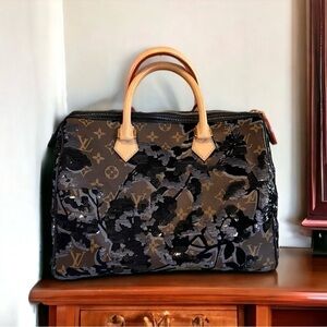 Louis Vuitton Monogram Fleur De Jais Sequin Speedy 30 Bag It is a stunning bag!